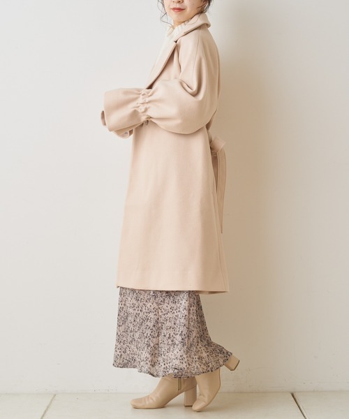 クリーム色 コート ボリューム袖 Chico（チコ）の「ボリューム袖コート（その他アウター）」 - WEAR