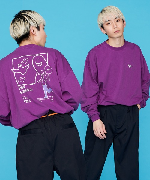 Mark Gonzales（マーク・ゴンザレス）の「Mark Gonzales/マークゴンザレス 別注コラボ オーバーサイズロゴロンT（Tシャツ/カットソー・メンズ・ホワイト/ブラック/パープル/ブラウン/サックスブルー/グリーン/グレイッシュベージュ/ピンク・M/L/XL）」の7枚目の写真