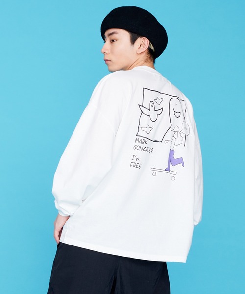 Mark Gonzales（マーク・ゴンザレス）の「Mark Gonzales/マークゴンザレス 別注コラボ オーバーサイズロゴロンT（Tシャツ/カットソー・メンズ・ホワイト/ブラック/パープル/ブラウン/サックスブルー/グリーン/グレイッシュベージュ/ピンク・M/L/XL）」の19枚目の写真