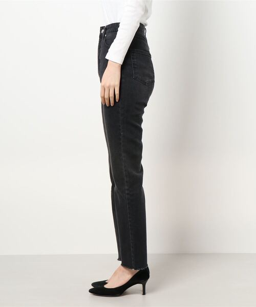 Chico（チコ）の「ストレートカラーデニム（デニムパンツ・レディース・ブラック/ライトベージュ/ブルー・SMALL/MEDIUM）」の5枚目の写真