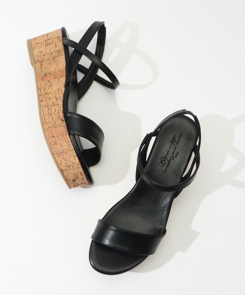 ikka（イッカ）の「バックストラップフラットサンダル（サンダル・レディース・ホワイト/ブラック/ベージュ・M/L）」の3枚目の写真