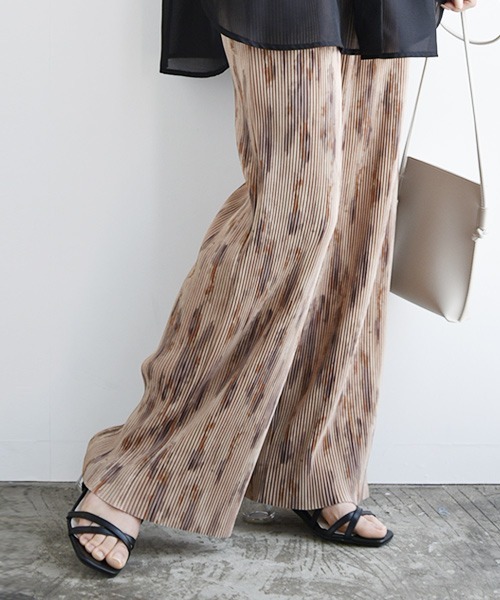 and it_（アンドイット）の「セルフカットプリーツワイドパンツ（その他パンツ・レディース・グレー系その他/ブラウン/ベージュ/ピンクベージュ/カーキ/ブラック/グレイッシュブルー/ブルー系その他/ベージュ系その他/アイボリー/イエロー/ライトカーキ/ブルー/ダークオレンジ/パープル/ブルーグレー・L/LL/M）」の7枚目の写真