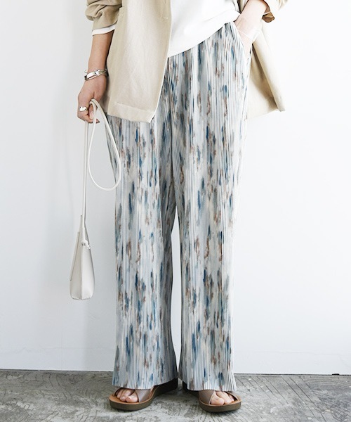 and it_（アンドイット）の「セルフカットプリーツワイドパンツ（その他パンツ・レディース・グレー系その他/ブラウン/ベージュ/ピンクベージュ/カーキ/ブラック/グレイッシュブルー/ブルー系その他/ベージュ系その他/アイボリー/イエロー/ライトカーキ/ブルー/ダークオレンジ/パープル/ブルーグレー・L/LL/M）」の11枚目の写真