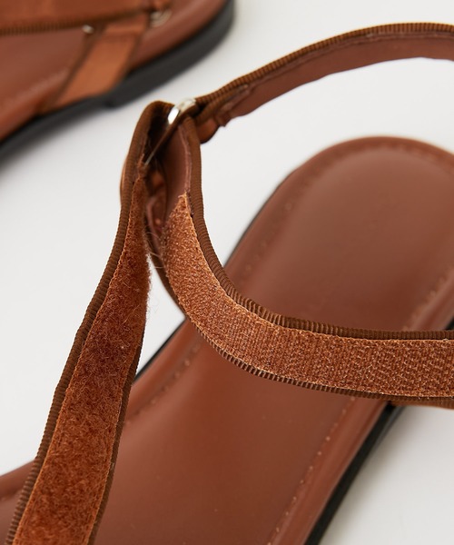 GALLARDAGALANTE(ガリャルダガランテ)の「サテンベルクロサンダル(サンダル・レディース・ブラウン/ブラック・38/36/37)」の6枚目の写真