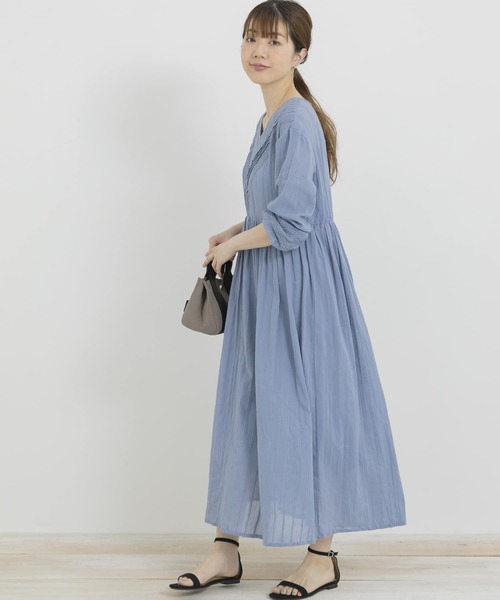 URBAN RESEARCH Sonny Label（アーバンリサーチサニーレーベル）の「レース切替Vネックワンピース（ワンピース・レディース・チャコールグレー/オフホワイト/ブルー系その他・FREE）」の4枚目の写真