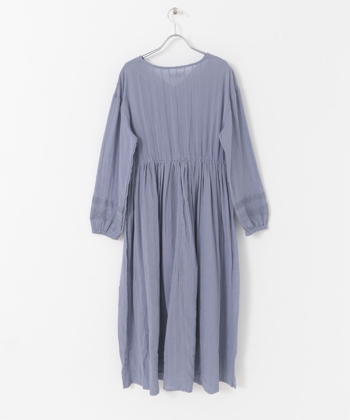 URBAN RESEARCH Sonny Label（アーバンリサーチサニーレーベル）の「レース切替Vネックワンピース（ワンピース・レディース・チャコールグレー/オフホワイト/ブルー系その他・FREE）」の16枚目の写真