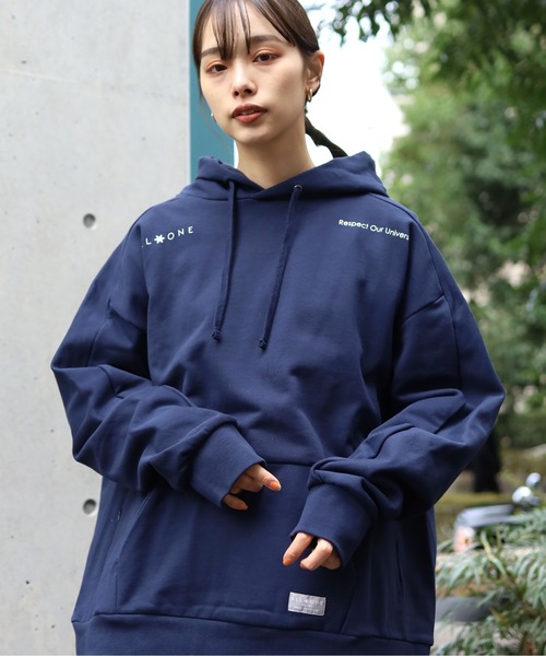 ROOPTOKYO（ループトウキョウ）の「ALL ONE/オールワン TWO ICON WIDE HOODIE ボスサイドショルダープリント パーカー（パーカー・メンズ・ブラック/ネイビー/オリーブ・S/L/XS/M）」の14枚目の写真