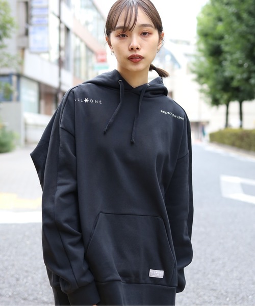 ROOPTOKYO（ループトウキョウ）の「ALL ONE/オールワン TWO ICON WIDE HOODIE ボスサイドショルダープリント パーカー（パーカー・メンズ・ブラック/ネイビー/オリーブ・S/L/XS/M）」の4枚目の写真