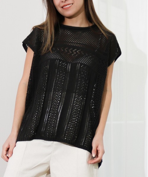 Per sist ence（パーシエンス）の「Per sist ence/パーシエンス　透かし編みバックスリットプルオーバー（ベスト・レディース・ブラック/グレイッシュベージュ/アイボリー・FREE）」の3枚目の写真