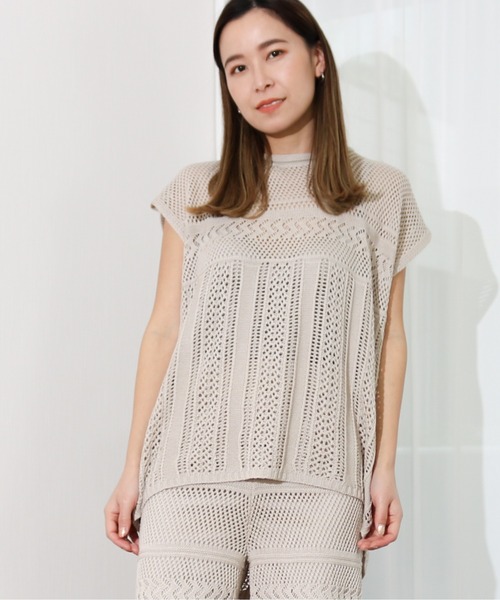 Per sist ence（パーシエンス）の「Per sist ence/パーシエンス　透かし編みバックスリットプルオーバー（ベスト・レディース・ブラック/グレイッシュベージュ/アイボリー・FREE）」の15枚目の写真