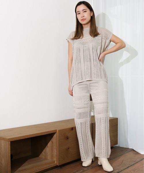 Per sist ence（パーシエンス）の「Per sist ence/パーシエンス　透かし編みバックスリットプルオーバー（ベスト・レディース・ブラック/グレイッシュベージュ/アイボリー・FREE）」の14枚目の写真