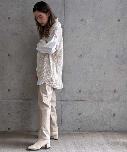 Per sist ence（パーシエンス）の「Per sist ence/パーシエンス　透かし編みバックスリットプルオーバー（ベスト・レディース・ブラック/グレイッシュベージュ/アイボリー・FREE）」の8枚目の写真