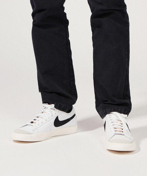 NIKE（ナイキ）の「NIKE BLAZER LOW 77 VINTAGE レザースニーカー（スニーカー・メンズ・ホワイト・8/10/9）」の8枚目の写真