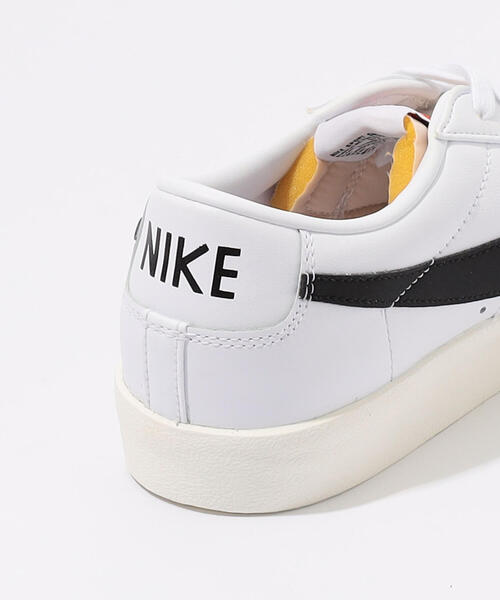 NIKE（ナイキ）の「NIKE BLAZER LOW 77 VINTAGE レザースニーカー（スニーカー・メンズ・ホワイト・8/10/9）」の6枚目の写真