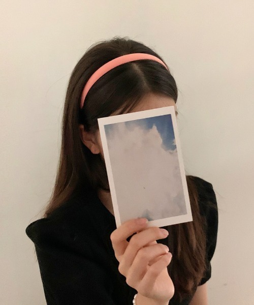 by muni:r(バイ ムニール)の「デイリーポイント 6カラーサテンヘアバンド(カチューシャ・レディース・ブラック/パープル/ピンク/ブルー/グリーン/アイボリー・ONE SIZE)」の6枚目の写真