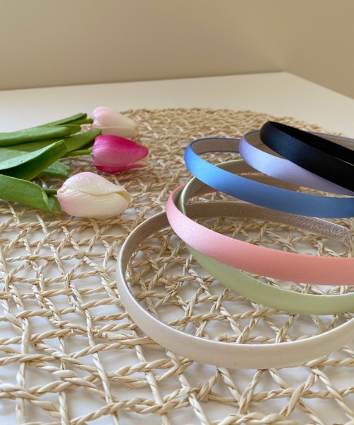 by muni:r(バイ ムニール)の「デイリーポイント 6カラーサテンヘアバンド(カチューシャ・レディース・ブラック/パープル/ピンク/ブルー/グリーン/アイボリー・ONE SIZE)」の11枚目の写真