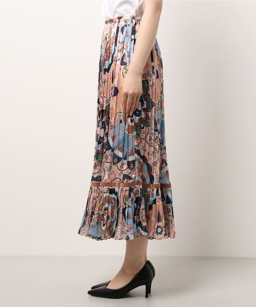 SEE BY CHLOE（シーバイクロエ）の「ロングプリントスカート（スカート・レディース・ピンク系その他・36/34）」の2枚目の写真