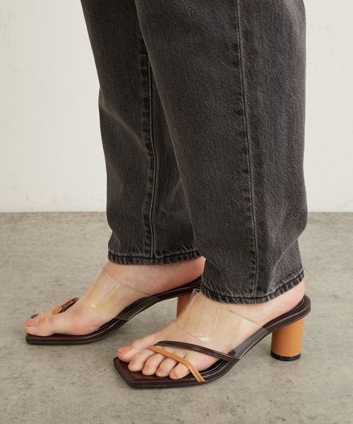 Lui's（ルイス）の「バイカラークリアー丸ヒールサンダル（サンダル・レディース・グリーン/キャメル・24.5/23.5）」の2枚目の写真