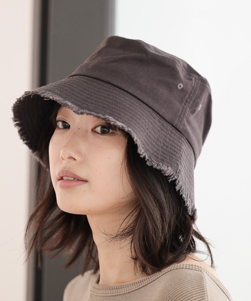 LAKOLE（ラコレ）の「コットンリネンフリンジバケットハット / 952113（ハット・レディース・ブラック/オフホワイト/ナチュラル・FREE）」の3枚目の写真