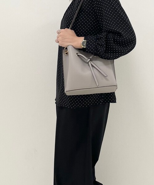 DRESKIP（ドレスキップ）の「◆結びモチーフ仕切りショルダー（ショルダーバッグ・レディース・ブラック/ベージュ/グレー・00）」の21枚目の写真