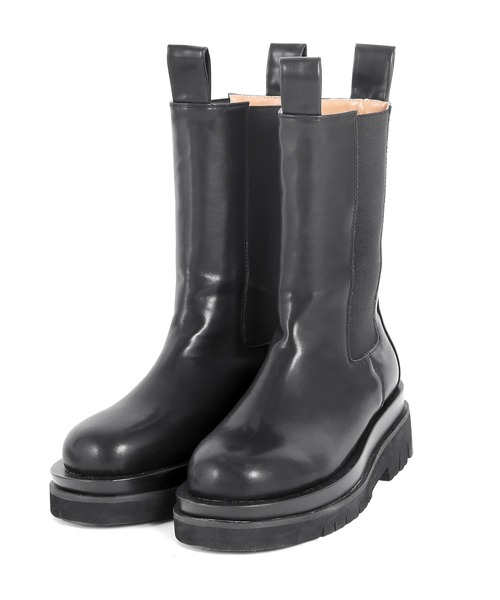 Figments(フィグメンツ)の「サイドゴアロングブーツ(ブーツ・レディース・ホワイト/ブラック・SMALL/MEDIUM)」の4枚目の写真