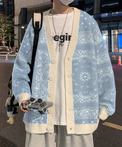 MGV(エムジーヴィー)の「ペイズリージャガード配色カーディガン(カーディガン/ボレロ・メンズ・ブラック/ブルー・MEDIUM/LARGE/X-LARGE)」の2枚目の写真