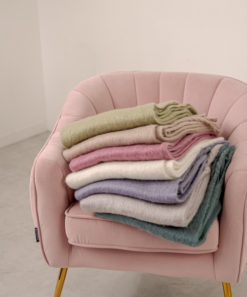 OLIVE des OLIVE（オリーブデオリーブ）の「【ZOZO限定カラー有】ブークレマフラー（マフラー・レディース・ベージュ/モスグリーン/ターコイズブルー/オフホワイト/ライトグレー・FREE）」の14枚目の写真