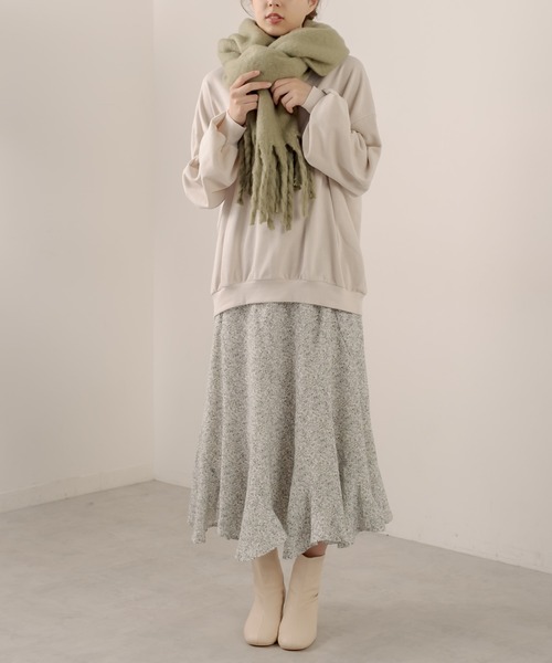 OLIVE des OLIVE（オリーブデオリーブ）の「【ZOZO限定カラー有】ブークレマフラー（マフラー・レディース・ベージュ/モスグリーン/ターコイズブルー/オフホワイト/ライトグレー・FREE）」の8枚目の写真