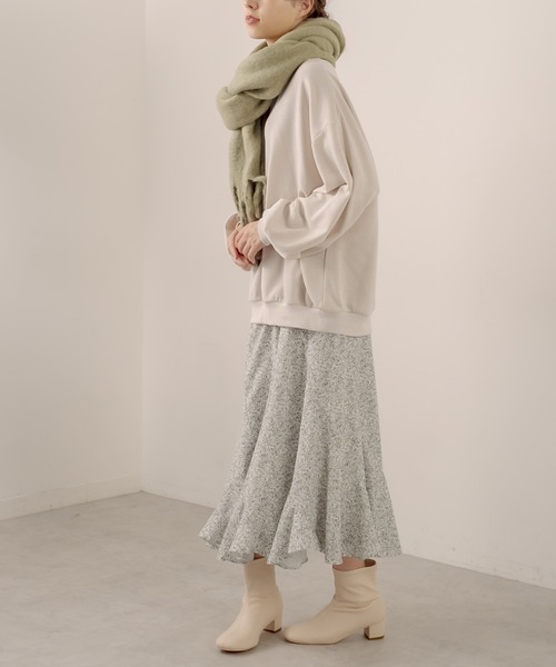 OLIVE des OLIVE（オリーブデオリーブ）の「【ZOZO限定カラー有】ブークレマフラー（マフラー・レディース・ベージュ/モスグリーン/ターコイズブルー/オフホワイト/ライトグレー・FREE）」の6枚目の写真