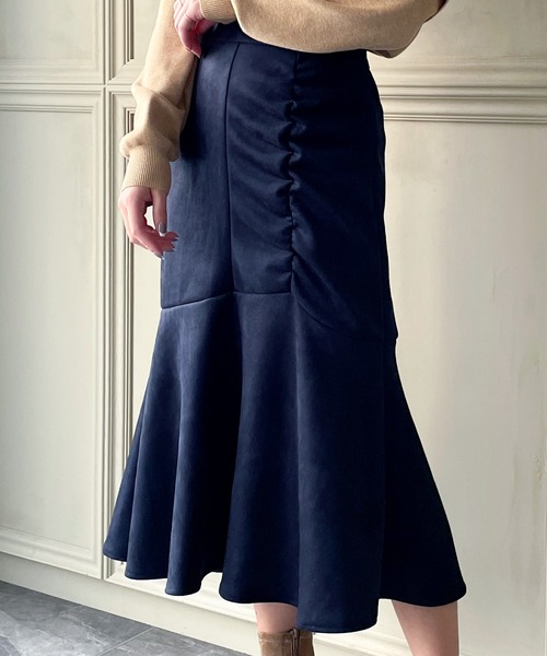 JUNOAH（ジュノア）の「スエード調マーメイドフリルスカート（スカート・レディース・ブラック/ネイビー/モカ/ピンク系その他・MEDIUM/LARGE/X-LARGE）」の5枚目の写真