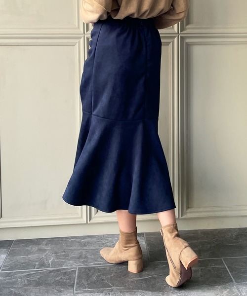 JUNOAH（ジュノア）の「スエード調マーメイドフリルスカート（スカート・レディース・ブラック/ネイビー/モカ/ピンク系その他・MEDIUM/LARGE/X-LARGE）」の7枚目の写真