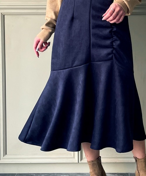 JUNOAH（ジュノア）の「スエード調マーメイドフリルスカート（スカート・レディース・ブラック/ネイビー/モカ/ピンク系その他・MEDIUM/LARGE/X-LARGE）」の9枚目の写真