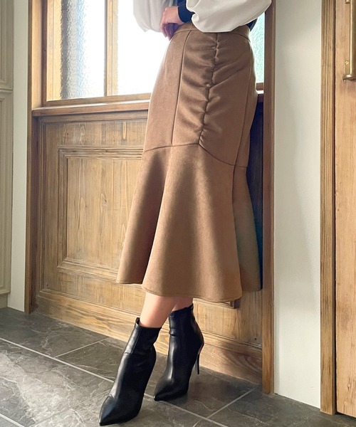 JUNOAH（ジュノア）の「スエード調マーメイドフリルスカート（スカート・レディース・ブラック/ネイビー/モカ/ピンク系その他・MEDIUM/LARGE/X-LARGE）」の11枚目の写真