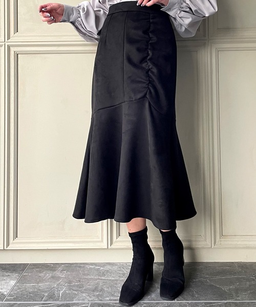 JUNOAH（ジュノア）の「スエード調マーメイドフリルスカート（スカート・レディース・ブラック/ネイビー/モカ/ピンク系その他・MEDIUM/LARGE/X-LARGE）」の13枚目の写真