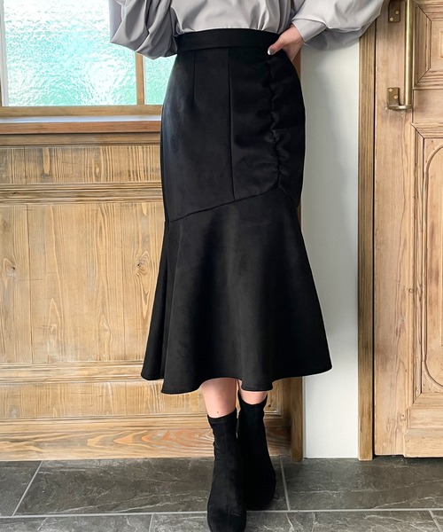 JUNOAH（ジュノア）の「スエード調マーメイドフリルスカート（スカート・レディース・ブラック/ネイビー/モカ/ピンク系その他・MEDIUM/LARGE/X-LARGE）」の14枚目の写真