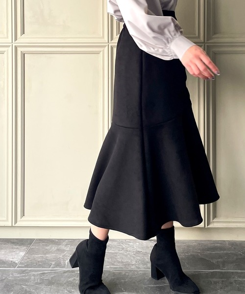 JUNOAH（ジュノア）の「スエード調マーメイドフリルスカート（スカート・レディース・ブラック/ネイビー/モカ/ピンク系その他・MEDIUM/LARGE/X-LARGE）」の16枚目の写真