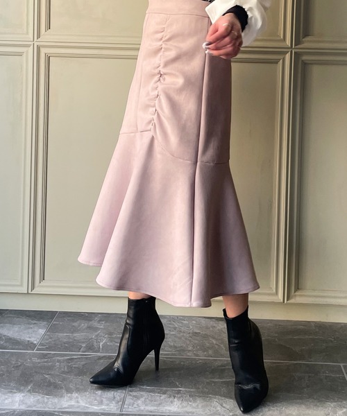 JUNOAH（ジュノア）の「スエード調マーメイドフリルスカート（スカート・レディース・ブラック/ネイビー/モカ/ピンク系その他・MEDIUM/LARGE/X-LARGE）」の19枚目の写真