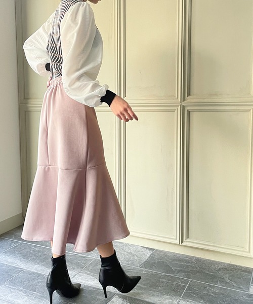 JUNOAH（ジュノア）の「スエード調マーメイドフリルスカート（スカート・レディース・ブラック/ネイビー/モカ/ピンク系その他・MEDIUM/LARGE/X-LARGE）」の20枚目の写真