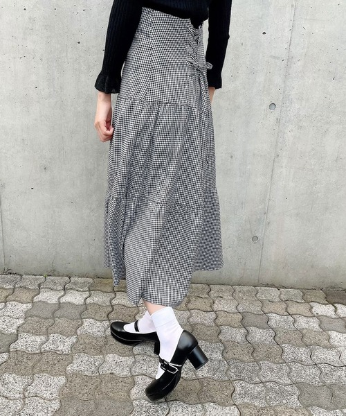 Voyage titty&Co.PETIT（ボヤージュティティアンドコープチ）の「【Voyage titty&Co. PETIT】バックスピンドルチェックスカート（スカート・レディース・ブラック・SMALL/MEDIUM）」の3枚目の写真