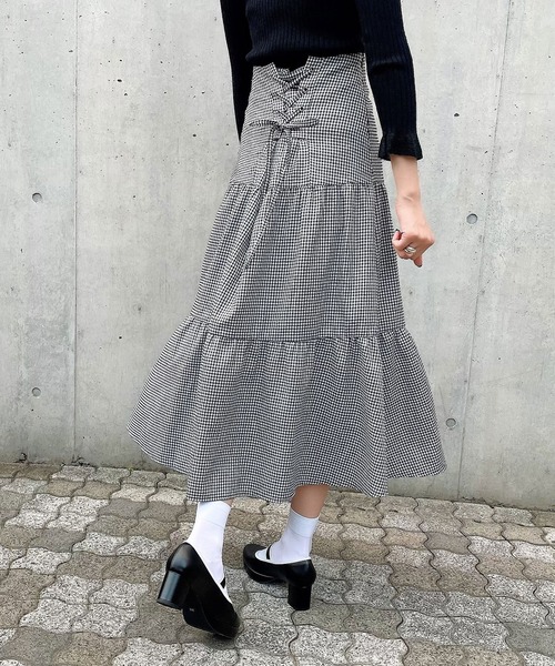 Voyage titty&Co.PETIT（ボヤージュティティアンドコープチ）の「【Voyage titty&Co. PETIT】バックスピンドルチェックスカート（スカート・レディース・ブラック・SMALL/MEDIUM）」の6枚目の写真