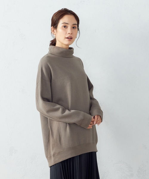 COMME CA ISM（コムサイズム）の「【WEB/一部店舗限定カラー：ベージュ】裏起毛　ハイネックカットソー（スウェット・レディース・ブラック/ベージュ/カーキ・MEDIUM/LARGE）」の3枚目の写真