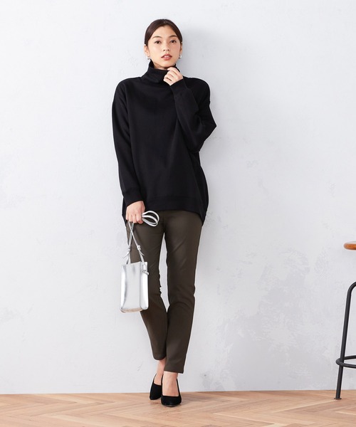 COMME CA ISM（コムサイズム）の「【WEB/一部店舗限定カラー：ベージュ】裏起毛　ハイネックカットソー（スウェット・レディース・ブラック/ベージュ/カーキ・MEDIUM/LARGE）」の13枚目の写真