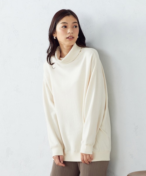 COMME CA ISM（コムサイズム）の「【WEB/一部店舗限定カラー：ベージュ】裏起毛　ハイネックカットソー（スウェット・レディース・ブラック/ベージュ/カーキ・MEDIUM/LARGE）」の12枚目の写真