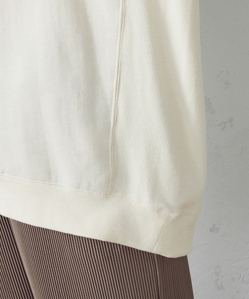 COMME CA ISM（コムサイズム）の「【WEB/一部店舗限定カラー：ベージュ】裏起毛　ハイネックカットソー（スウェット・レディース・ブラック/ベージュ/カーキ・MEDIUM/LARGE）」の10枚目の写真