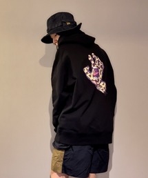 【ZOZOタウン限定アイテム】SANTACRUZ/サンタクルーズ × 光永(ひなた)監修アイテム ビッグシルエット ダルメシアン柄ロゴパーカー 502213344