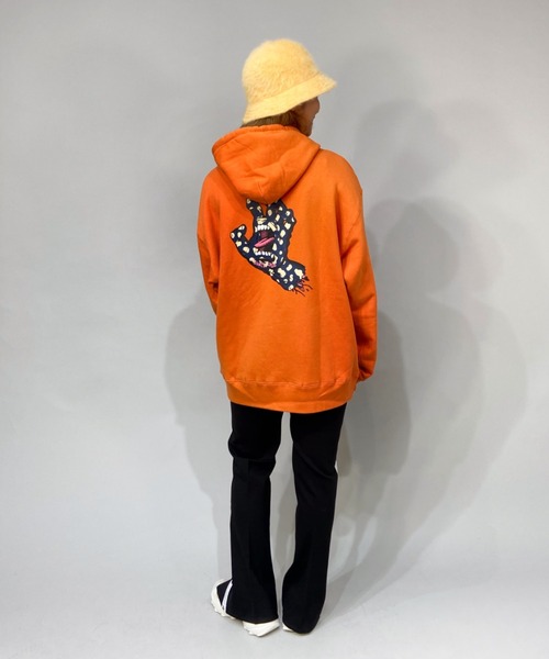 ムラサキスポーツ by 光永（ムラサキスポーツバイヒナタ）の「【ZOZOタウン限定アイテム】SANTACRUZ/サンタクルーズ × 光永（ひなた）監修アイテム  ビッグシルエット  ダルメシアン柄ロゴパーカー   502213344（パーカー・レディース・ホワイト/ブラック/グレー/オレンジ・M/L/XL）」の14枚目の写真