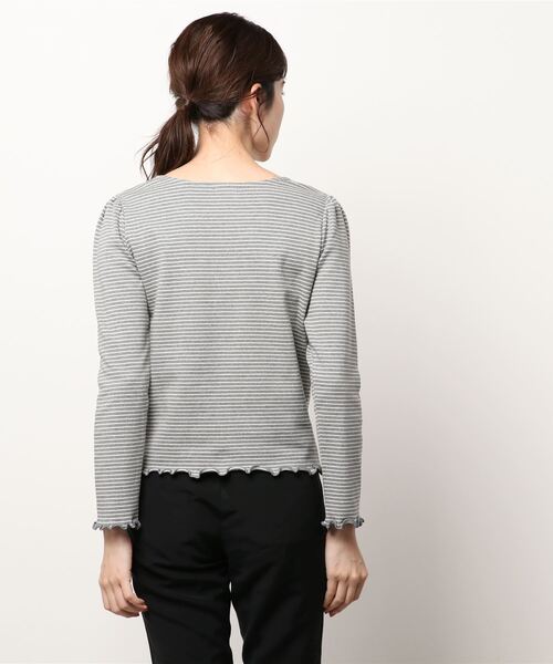 flower（フラワー）の「スクエアボーダートップ（Tシャツ/カットソー・レディース・グレー/アイボリー・FREE）」の4枚目の写真