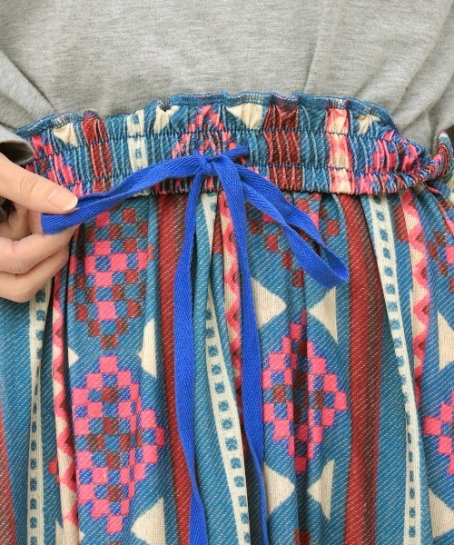 チチカカ（チチカカ）の「ファブリックプリントジャージースカート（スカート・レディース・ブラック/オレンジ/ブルー・SMALL/MEDIUM）」の14枚目の写真