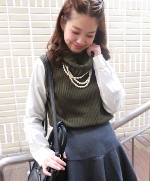 Chico（チコ）の「オフタートル重ね着TOPS（ニット/セーター・レディース・ブラック/ダークグリーン/ホワイト/グレー・FREE）」の4枚目の写真