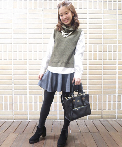 Chico（チコ）の「オフタートル重ね着TOPS（ニット/セーター・レディース・ブラック/ダークグリーン/ホワイト/グレー・FREE）」の8枚目の写真